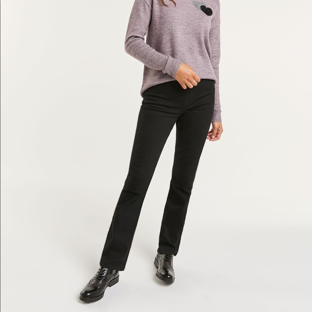 Mid Rise Black Straight Leg Jeans The Original Comfort - Petite